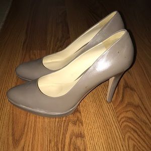 Nine West Gray/taupe platform heels